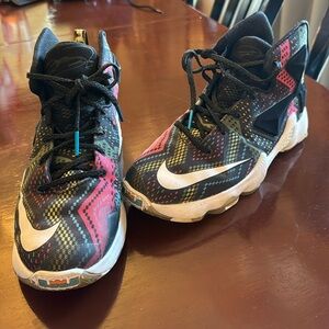 Nike LEBRON 13 BHM.